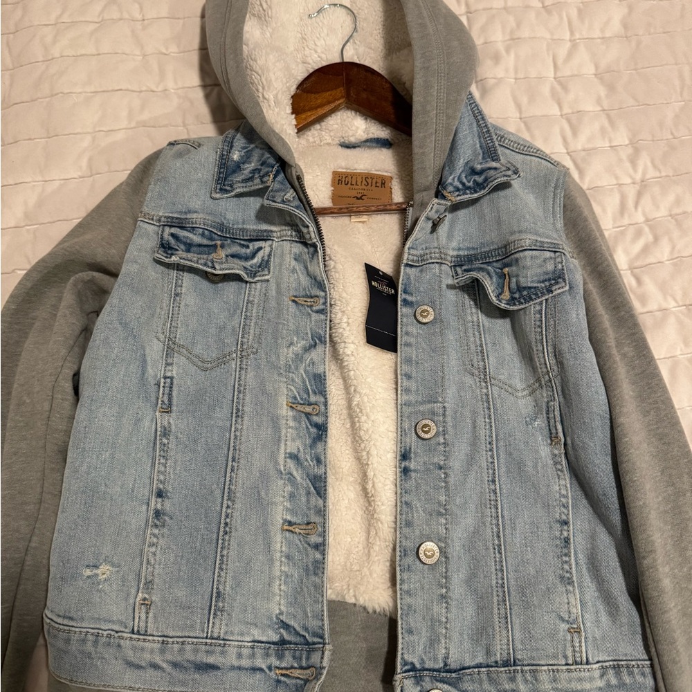 Hollister Women's Blue Denim Jacket with Gray Sleeves